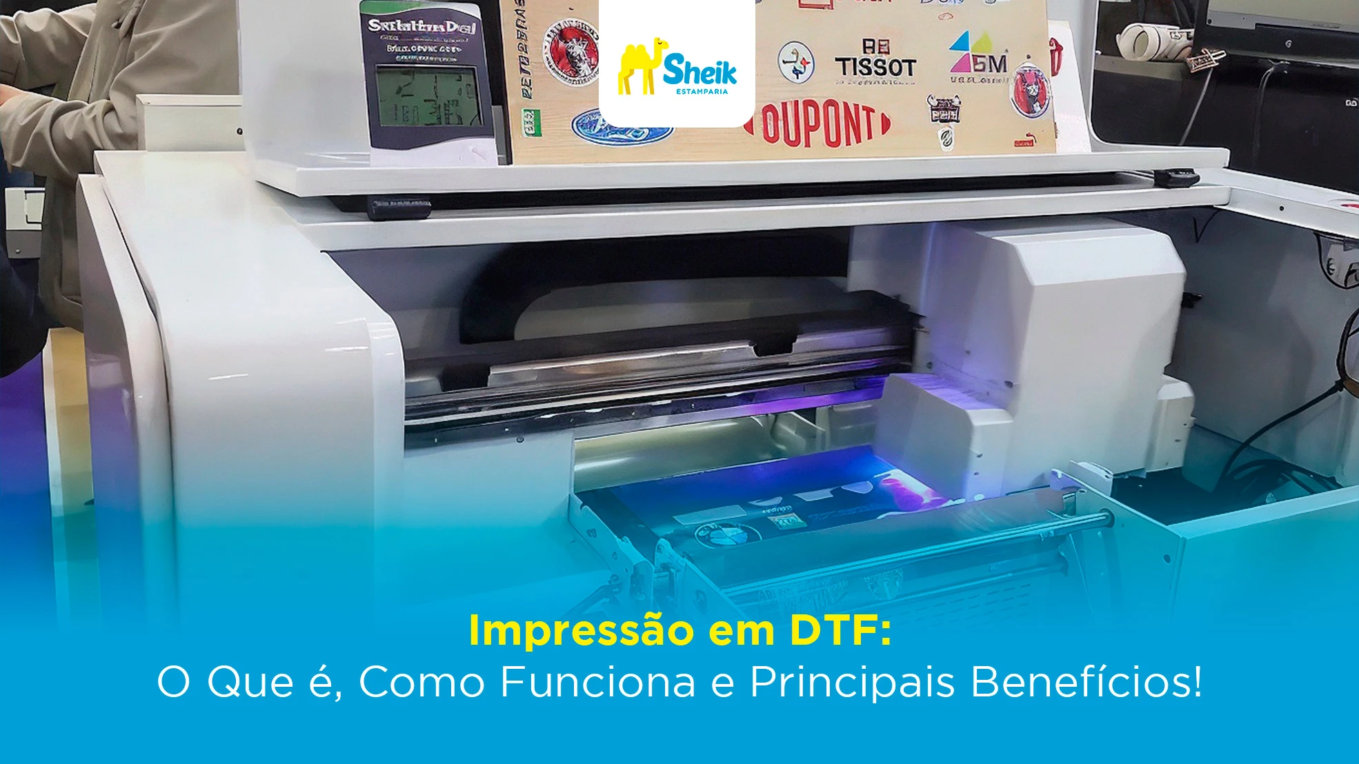 Impressora DTF imprimindo.