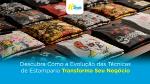pilhas de camisas estampadas e dobradas em cima do balcão